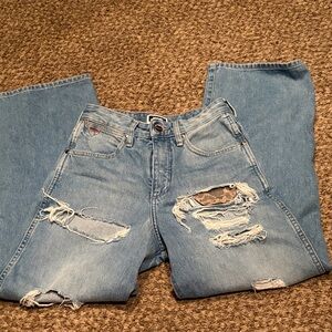 26x28 Mom relaxed Wrangler Light Blue Denim Jeans. FITS LIKE 24x27